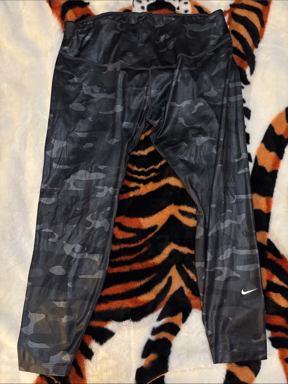 Women’s Nike Black and Gray Camo Leggings